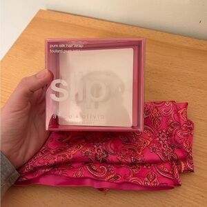 Slip Silk Hair Wrap in Peony Paisley